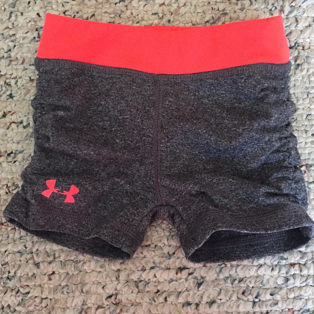 Under Armour 2T shorts